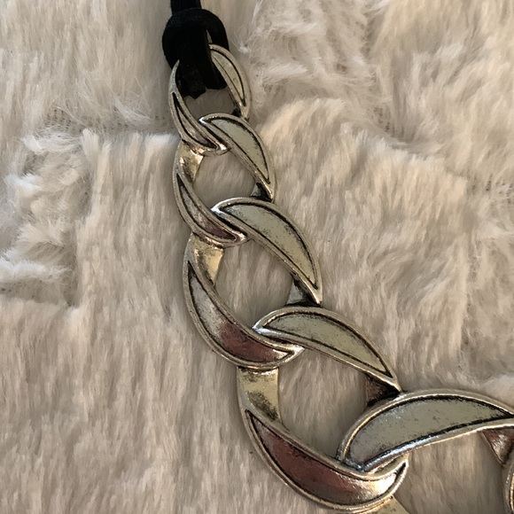 Jewelry Necklace Silver Tone Twisted Oval Shaped Two 6 inch Suede Ropes - Picture 2 of 5